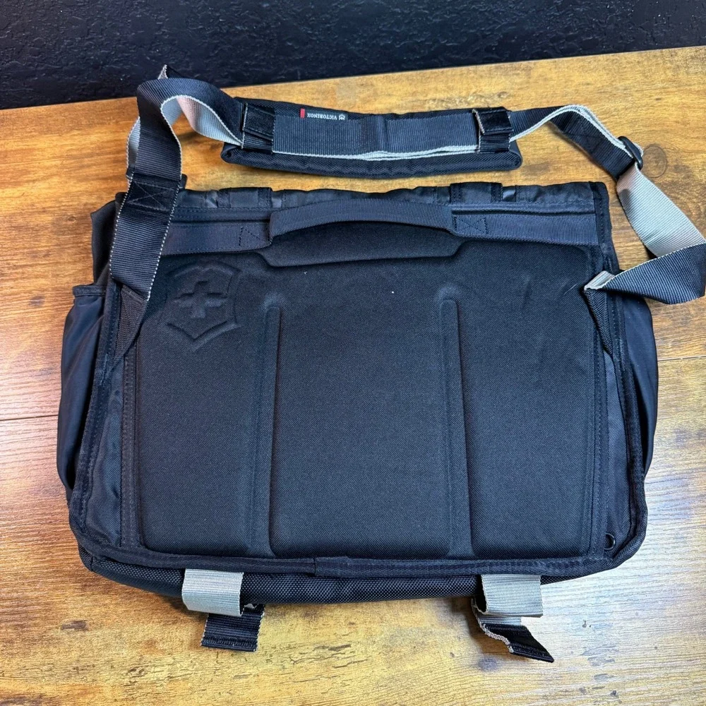 VTG Microsoft Office Victorinox  Black Nylon Messenger Laptop Bag